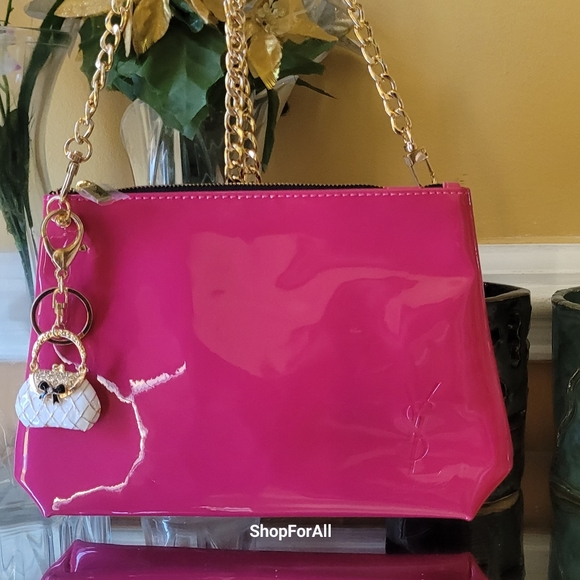 - Yves Saint Laurent - Picture 3 of 12